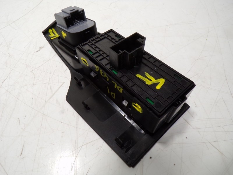 Recambio de mando elevalunas delantero izquierdo para seat leon sportstourer (kl8) style referencia OEM IAM 5G0959857DWHS 5G0959