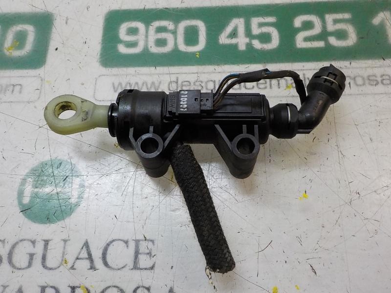Recambio de bomba embrague para bmw serie 5 touring (e61) 520d referencia OEM IAM 21526777344  