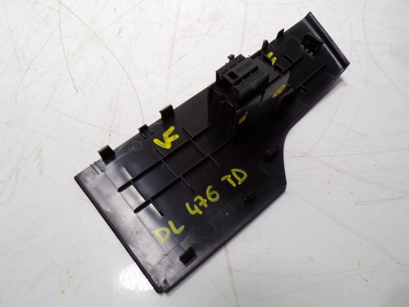 Recambio de mando elevalunas trasero derecho para seat leon sportstourer (kl8) style referencia OEM IAM 5G0959855MWHS 6F1867172 