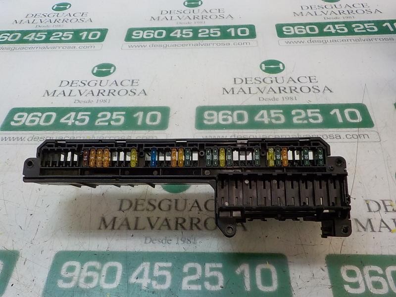 Recambio de caja reles / fusibles para bmw serie 5 touring (e61) 520d referencia OEM IAM 61146932452  