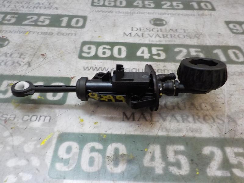 Recambio de bomba embrague para seat leon st (5f8) 1.6 tdi referencia OEM IAM 5Q0721388J  