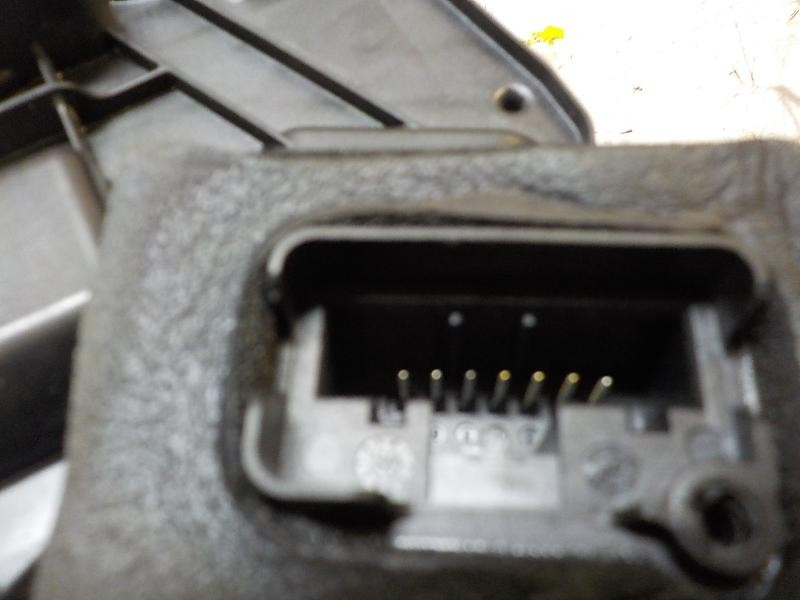 Recambio de cerradura puerta trasera izquierda para seat leon st (5f8) 1.6 tdi referencia OEM IAM 5K4839015AF  