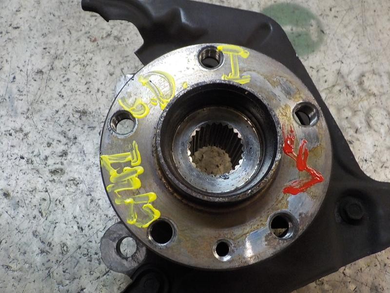 Recambio de mangueta delantera izquierda para fiat doblo cargo 1.3 16v jtd cat referencia OEM IAM 52043100  