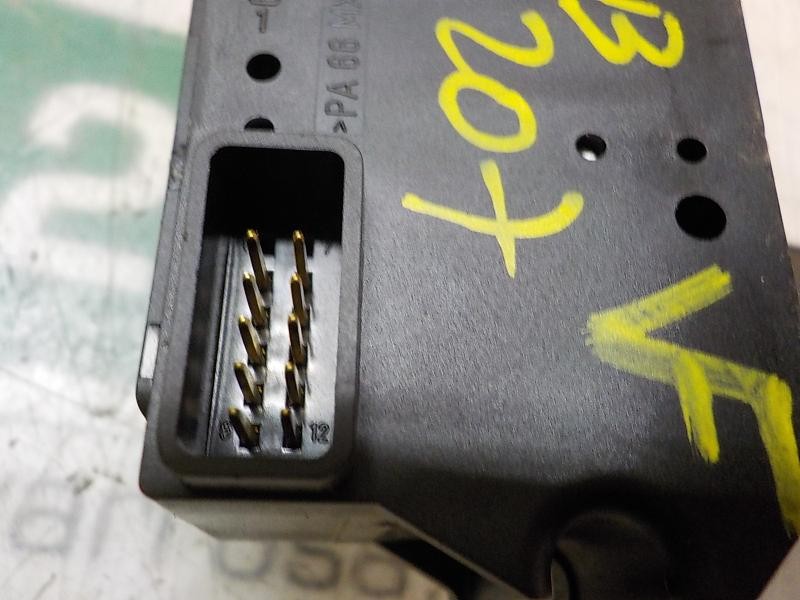 Recambio de mando limpia para bmw serie 5 touring (e61) 520d referencia OEM IAM 61316924107 6924107 