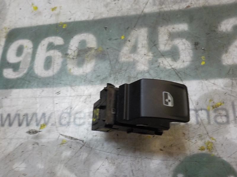Recambio de mando elevalunas delantero derecho para seat leon st (5f8) 1.6 tdi referencia OEM IAM 5G0959855PWHS  