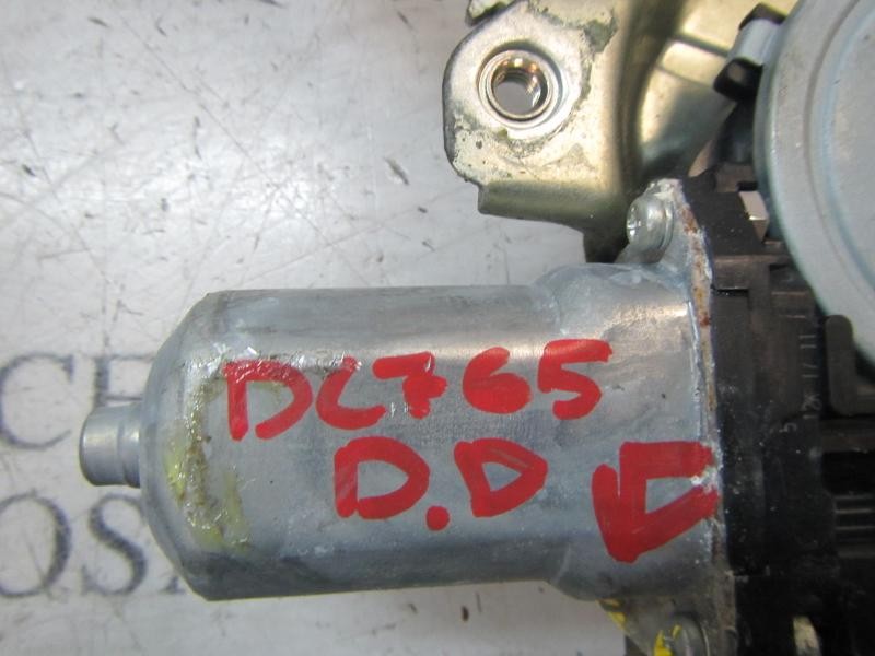 Recambio de elevalunas delantero derecho para lexus is200 (ds2/is2) 2.2 d-cat referencia OEM IAM 6980130260  