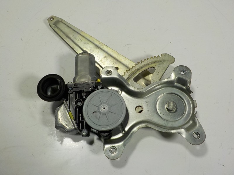 Recambio de elevalunas trasero izquierdo para lexus ct 200h referencia OEM IAM 6980422200 8571075070 