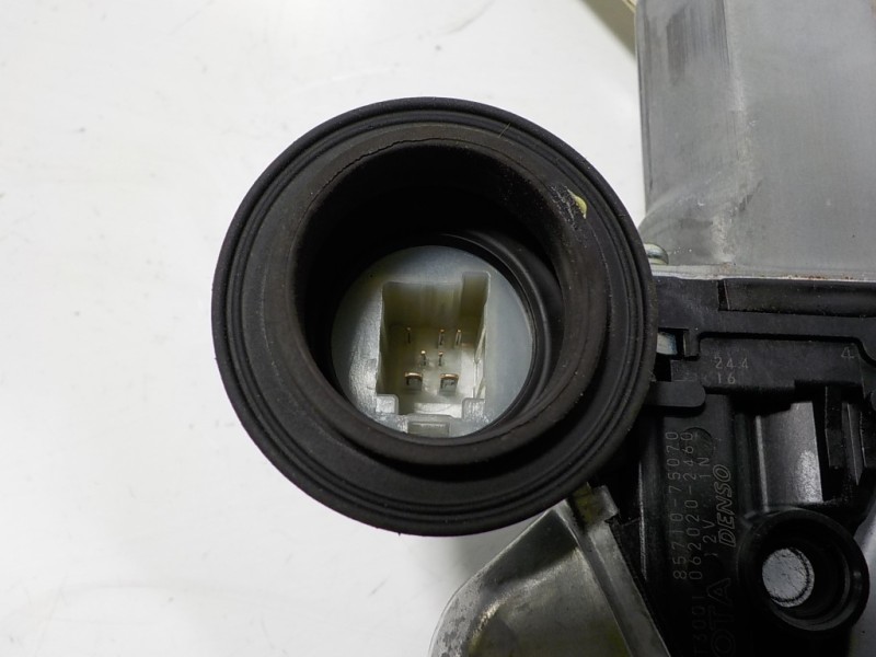 Recambio de elevalunas trasero izquierdo para lexus ct 200h referencia OEM IAM 6980422200 8571075070 