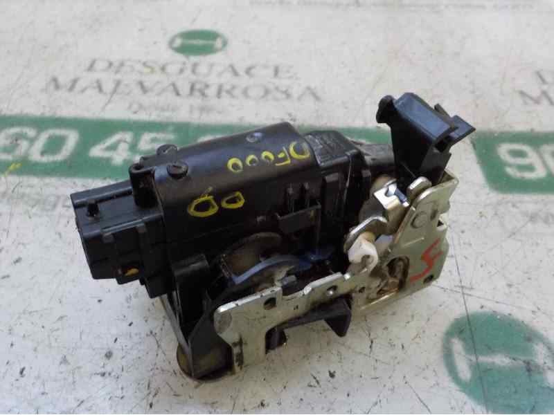 Recambio de cerradura puerta delantera derecha para dacia dokker 1.6 cat referencia OEM IAM 805025267R  