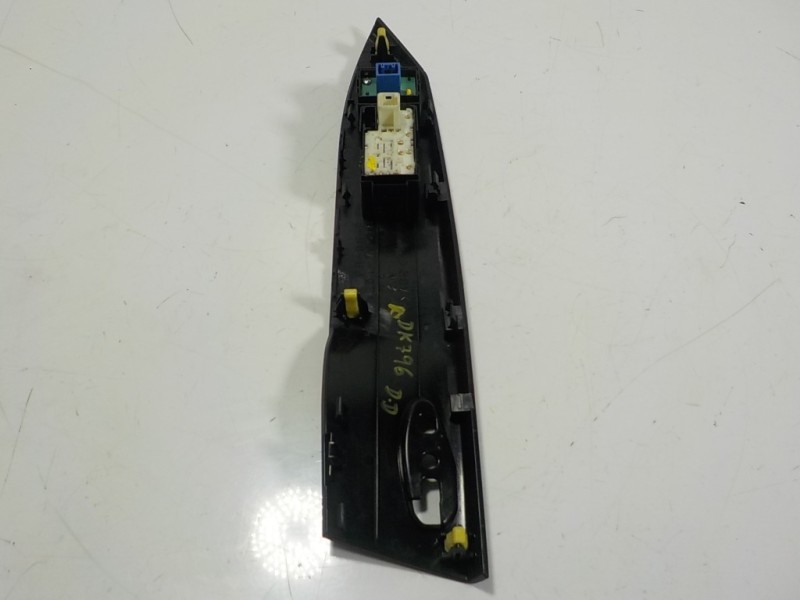 Recambio de mando elevalunas delantero derecho para lexus ct 200h referencia OEM IAM 8481033120 7423176010 7423176010