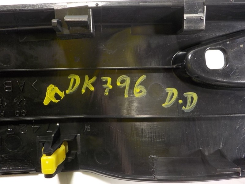 Recambio de mando elevalunas delantero derecho para lexus ct 200h referencia OEM IAM 8481033120 7423176010 7423176010