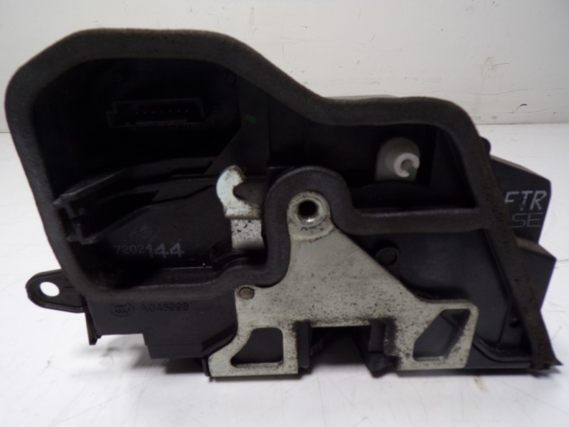 Recambio de cerradura puerta delantera derecha para bmw serie 3 cabrio (e93) 320i referencia OEM IAM 51217202144 7202144 