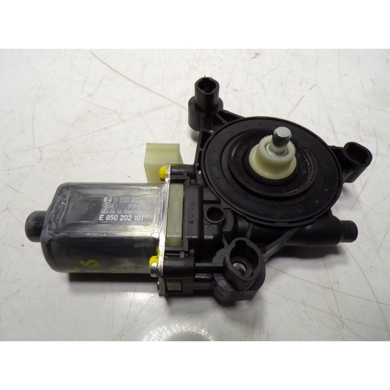 Recambio de motor elevalunas delantero izquierdo para seat leon sportstourer (kl8) style referencia OEM IAM 5Q0959801C 5Q0959801