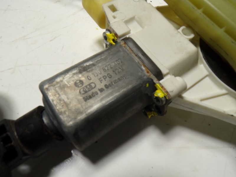 Recambio de elevalunas delantero izquierdo para bmw serie 3 cabrio (e93) 320i referencia OEM IAM 51337193455 0130822402 