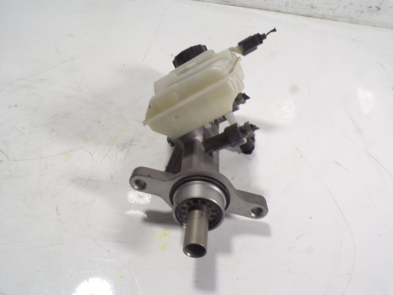 Recambio de bomba freno para volvo v40 2.0 diesel cat referencia OEM IAM   