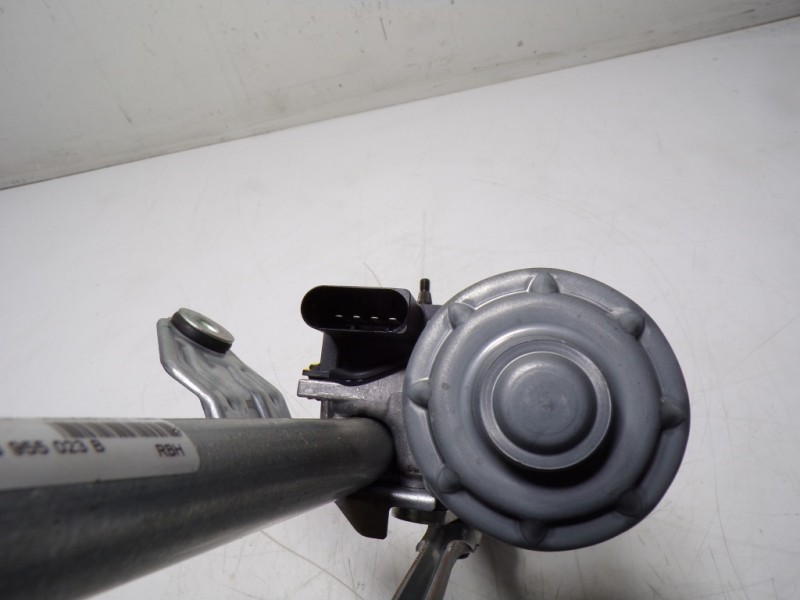 Recambio de motor limpia delantero para seat leon sportstourer (kl8) style referencia OEM IAM 5FB955023B 339702201J 