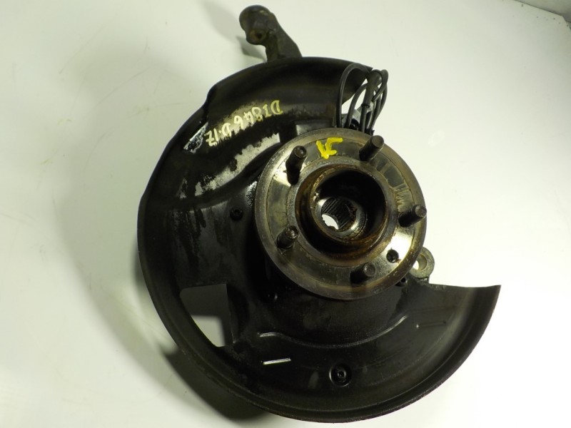 Recambio de mangueta delantera izquierda para land rover range rover sport v6 td hse referencia OEM IAM RUB500120  