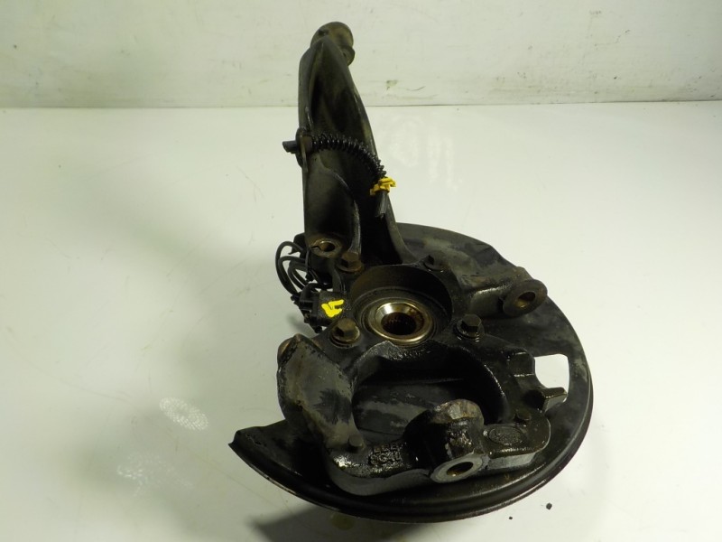 Recambio de mangueta delantera izquierda para land rover range rover sport v6 td hse referencia OEM IAM RUB500120  