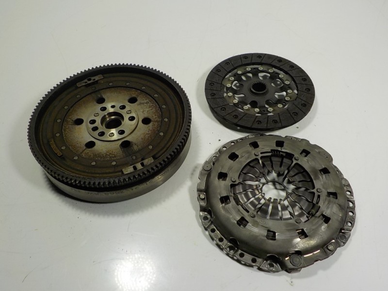 Recambio de kit embrague para bmw serie 3 cabrio (e93) 320i referencia OEM IAM 21207567842 7560876HU 