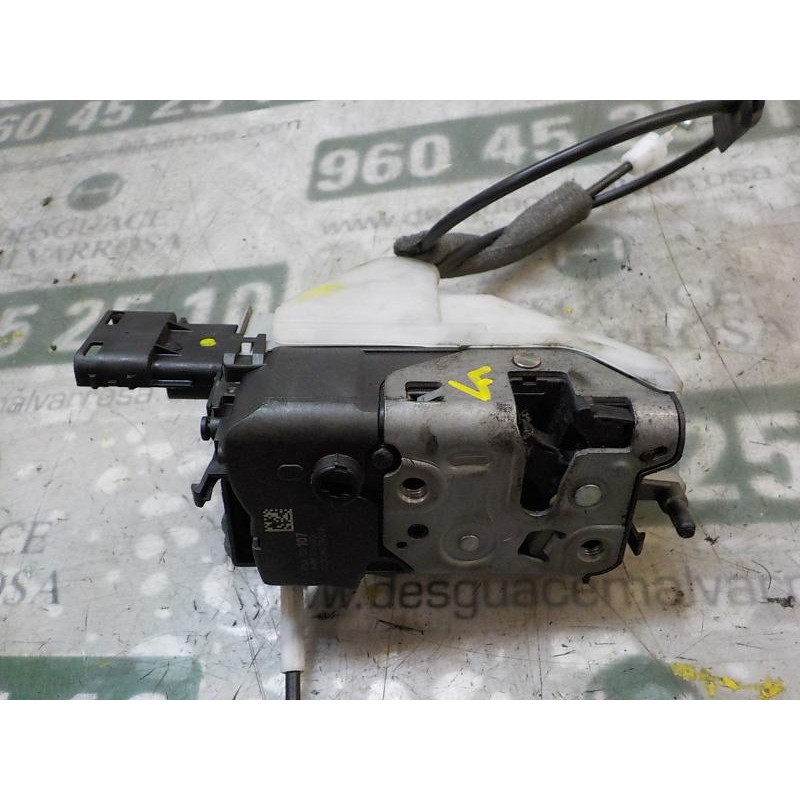 Recambio de cerradura puerta trasera derecha para peugeot 308 1.6 16v hdi referencia OEM IAM 9138Z4  