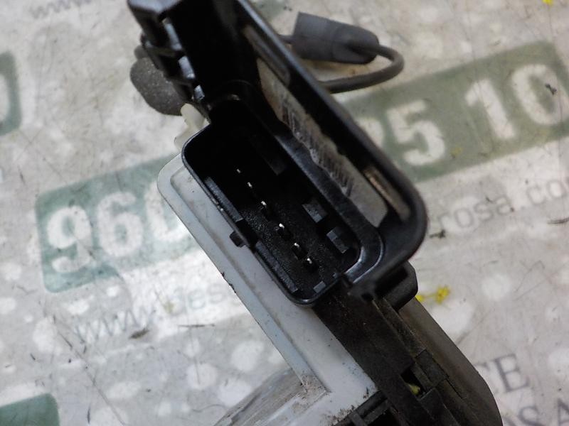 Recambio de cerradura puerta trasera derecha para peugeot 308 1.6 16v hdi referencia OEM IAM 9138Z4  