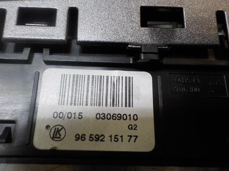 Recambio de warning para peugeot 308 1.6 16v hdi referencia OEM IAM 649015 9659215177 