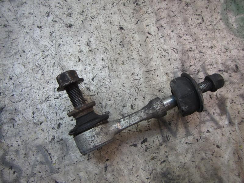 Recambio de tirante trasero derecho para toyota avensis (t27) 2.0 d-4d cat referencia OEM IAM   