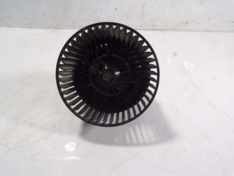 Recambio de motor calefaccion para volvo v40 2.0 diesel cat referencia OEM IAM 31369448 AV6N18456AA AV6N18456AA