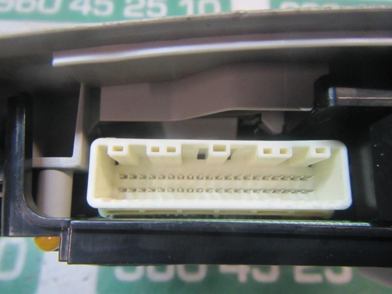 Recambio de piloto interior para lexus is200 (ds2/is2) 2.2 d-cat referencia OEM IAM 8126053022B0  