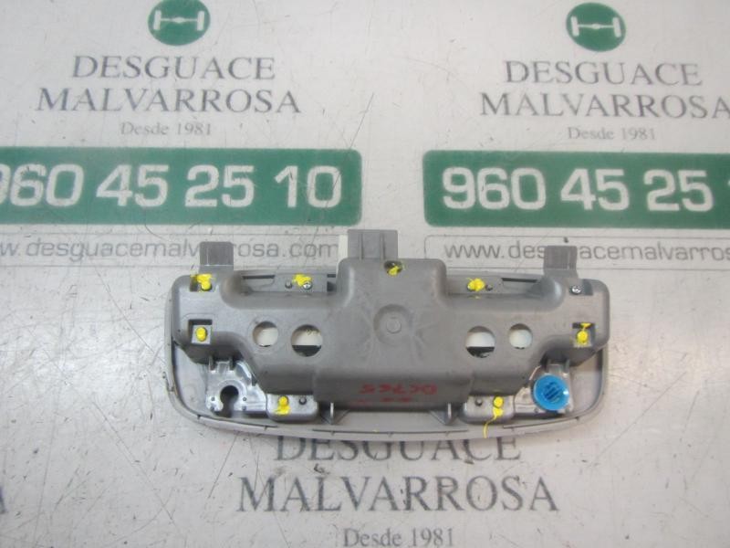 Recambio de piloto interior para lexus is200 (ds2/is2) 2.2 d-cat referencia OEM IAM 8136053010B0  