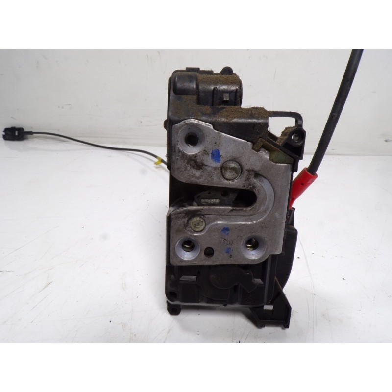 Recambio de cerradura puerta delantera derecha para renault kangoo 1.5 dci diesel cat referencia OEM IAM 8200497604  