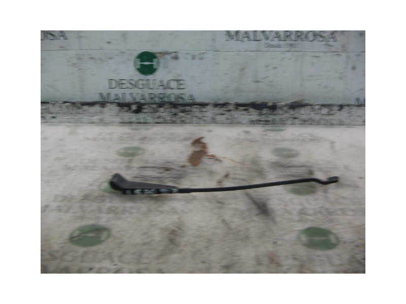 Recambio de brazo limpia delantero izquierdo para opel corsa b referencia OEM IAM   