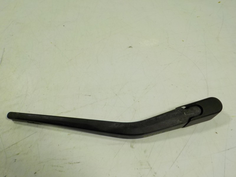 Recambio de brazo limpia trasero para bmw serie 1 lim. (f21) 2.0 turbodiesel referencia OEM IAM 61617241985  