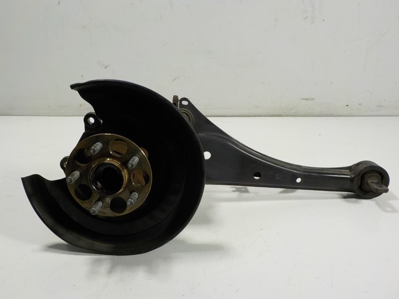 Recambio de mangueta trasera derecha para lexus ct 200h referencia OEM IAM 4230412240  