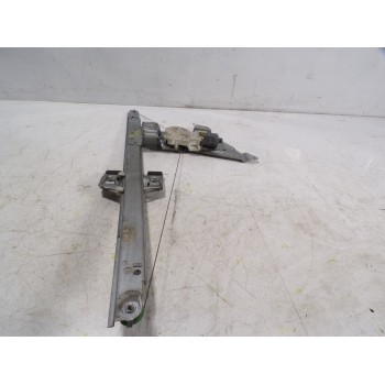 ELEVALUNAS DELANTERO DERECHO A9067200046 A0068205442 