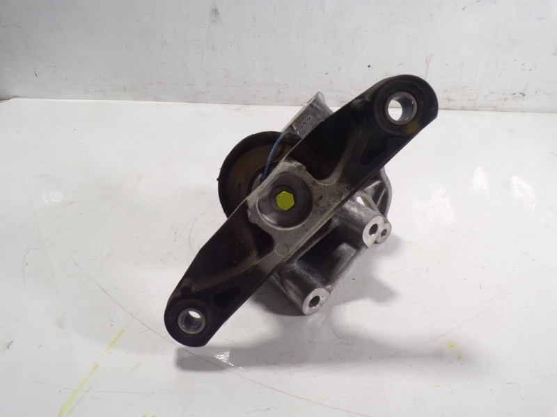 Recambio de soporte motor derecho para volvo v40 2.0 diesel cat referencia OEM IAM 31460937  