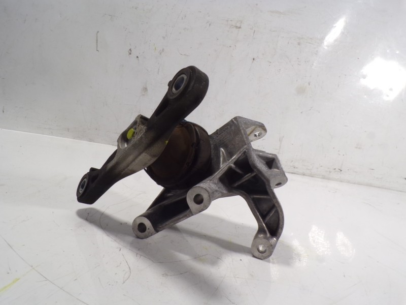Recambio de soporte motor derecho para volvo v40 2.0 diesel cat referencia OEM IAM 31460937  