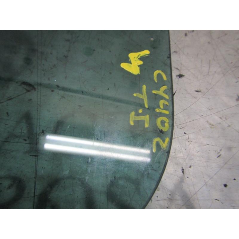 Recambio de cristal puerta trasero izquierdo para citroën c3 picasso 1.6 16v hdi referencia OEM IAM 9203JR  