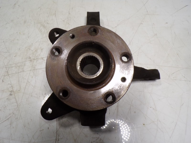 Recambio de mangueta delantera izquierda para renault kangoo 1.5 dci diesel cat referencia OEM IAM 8200755585  