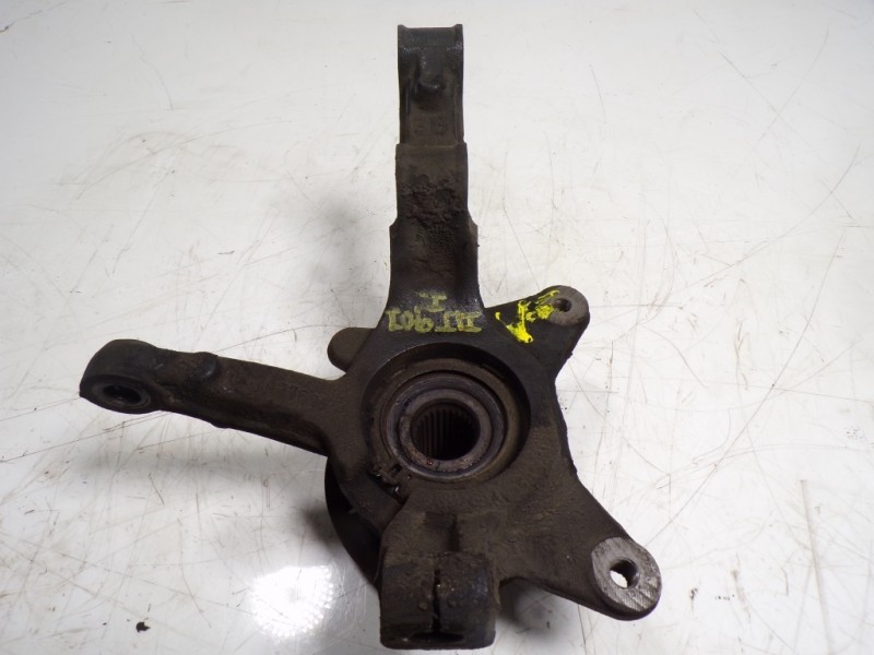 Recambio de mangueta delantera izquierda para renault kangoo 1.5 dci diesel cat referencia OEM IAM 8200755585  