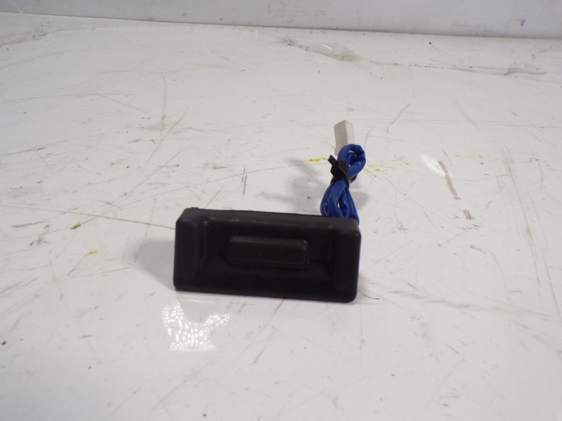 Recambio de maneta porton para mazda cx-3 2.0 16v cat referencia OEM IAM   