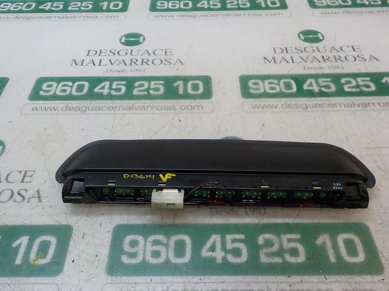 Recambio de piloto trasero central para bmw serie 3 berlina (e90) 2.0 turbodiesel cat referencia OEM IAM 63257145519  