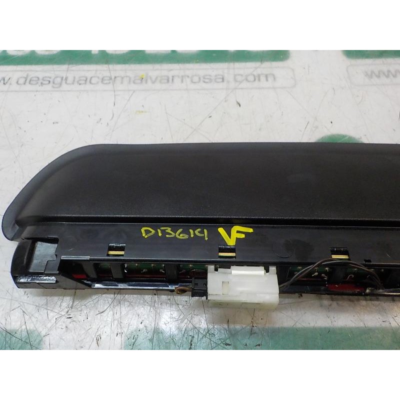 Recambio de piloto trasero central para bmw serie 3 berlina (e90) 2.0 turbodiesel cat referencia OEM IAM 63257145519  