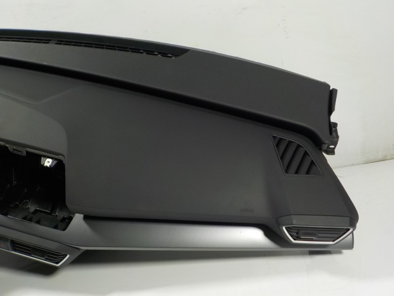 Recambio de salpicadero para seat leon sportstourer (kl8) style referencia OEM IAM 5FB857003N4PK  5FA880204G