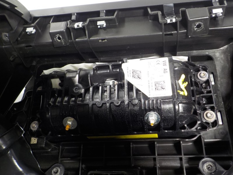 Recambio de salpicadero para seat leon sportstourer (kl8) style referencia OEM IAM 5FB857003N4PK  5FA880204G