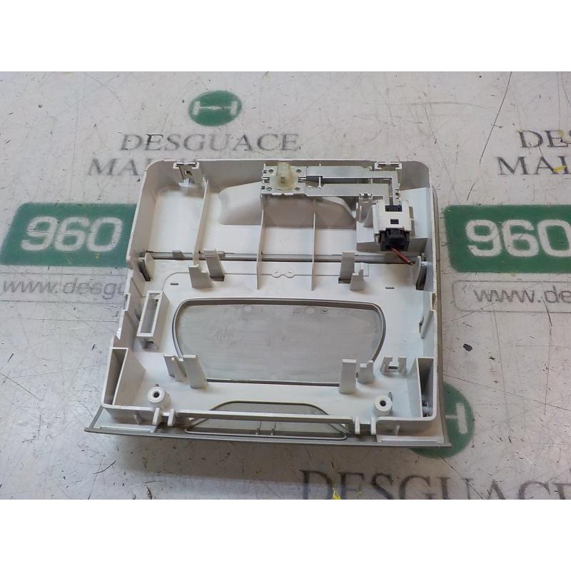 Recambio de piloto interior para bmw serie 3 berlina (e90) 2.0 turbodiesel cat referencia OEM IAM 61319201629  