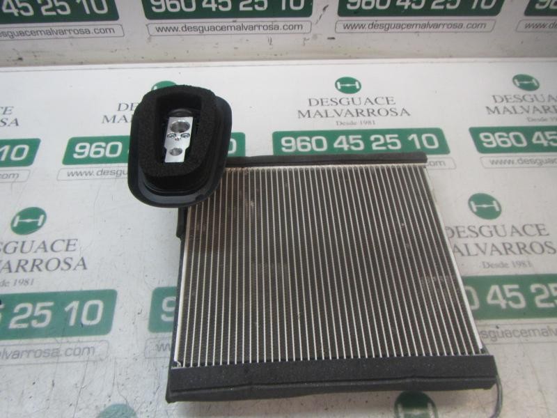 Recambio de evaporador aire acondicionado para toyota rav4 hybrid fwd referencia OEM IAM 8850133390  