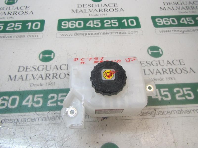 Recambio de deposito servo para toyota rav4 hybrid fwd referencia OEM IAM 4722042140  