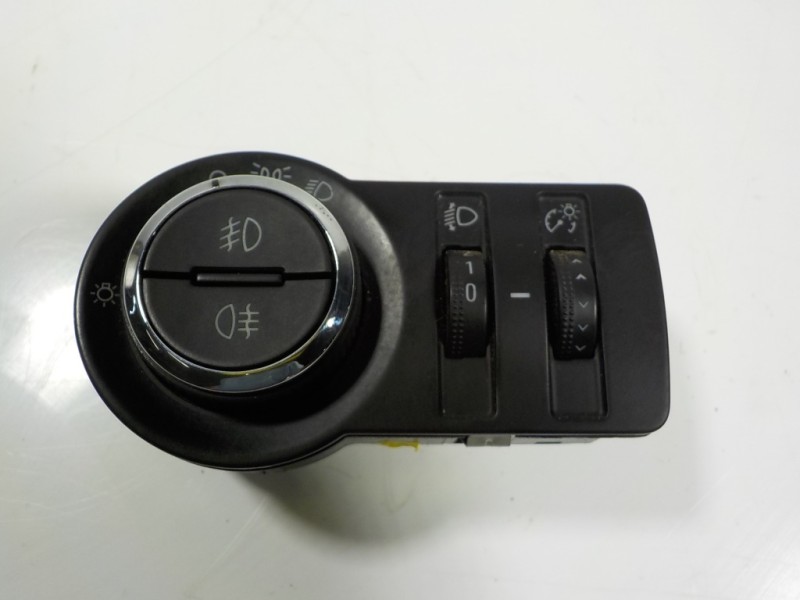 Recambio de mando luces para opel astra j lim. 1.7 16v cdti referencia OEM IAM 13268703 13268703 