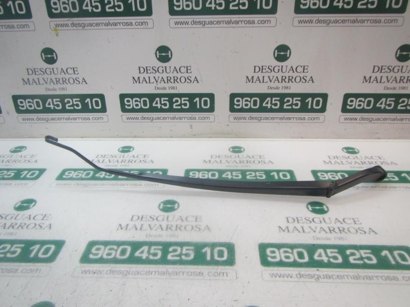 Recambio de brazo limpia delantero derecho para toyota rav4 hybrid fwd referencia OEM IAM 8521142210  